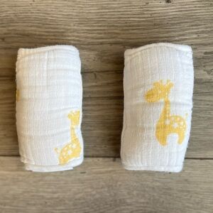Aden + Anais Essentials Cotton Muslin Strap Covers 2 Pack White Yellow Giraffes